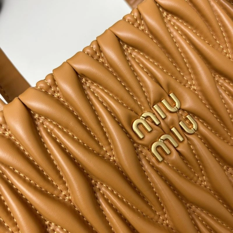 Miu Miu Shopping Bags Flexible 83229