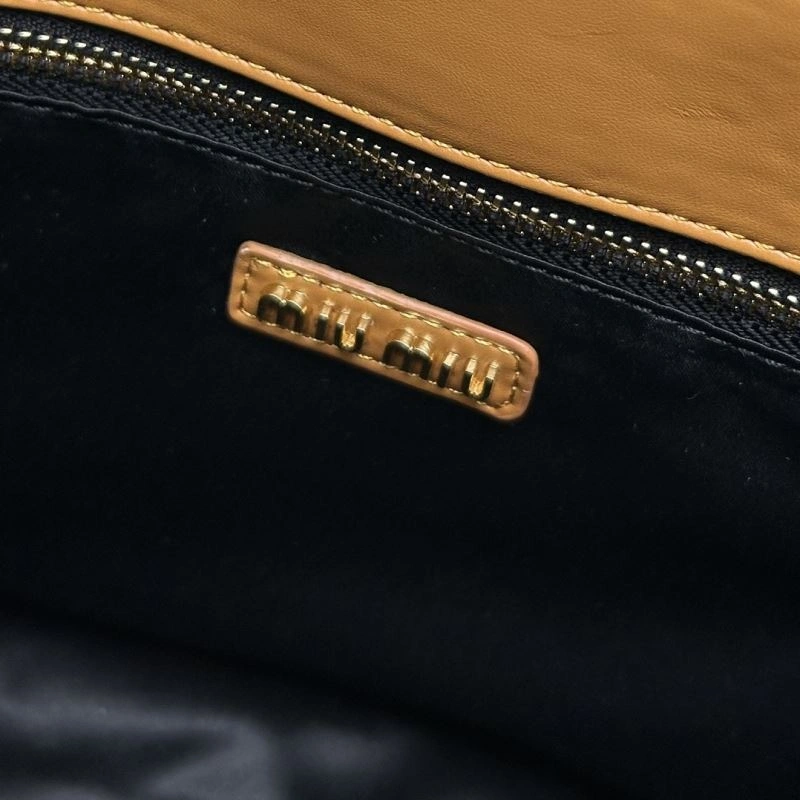 Miu Miu Shopping Bags Flexible 83229