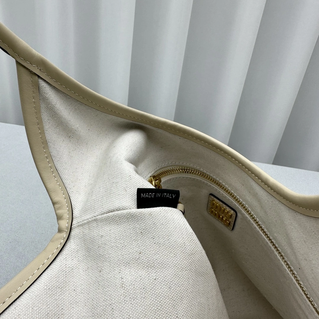 Miu Miu Shopping Bags Sporty 69522