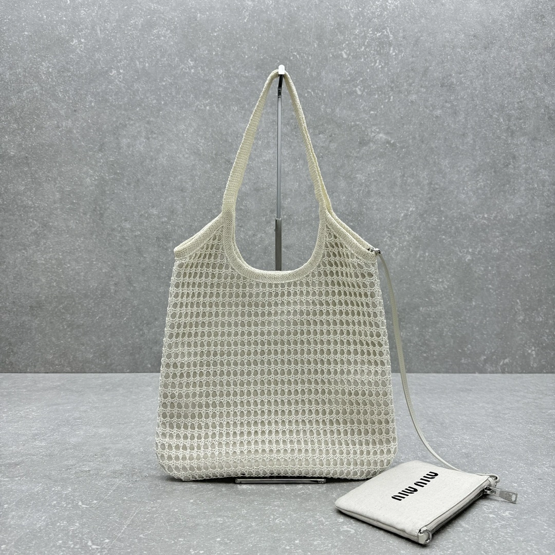 Comfortable Miu Miu Shopping Bags 69516