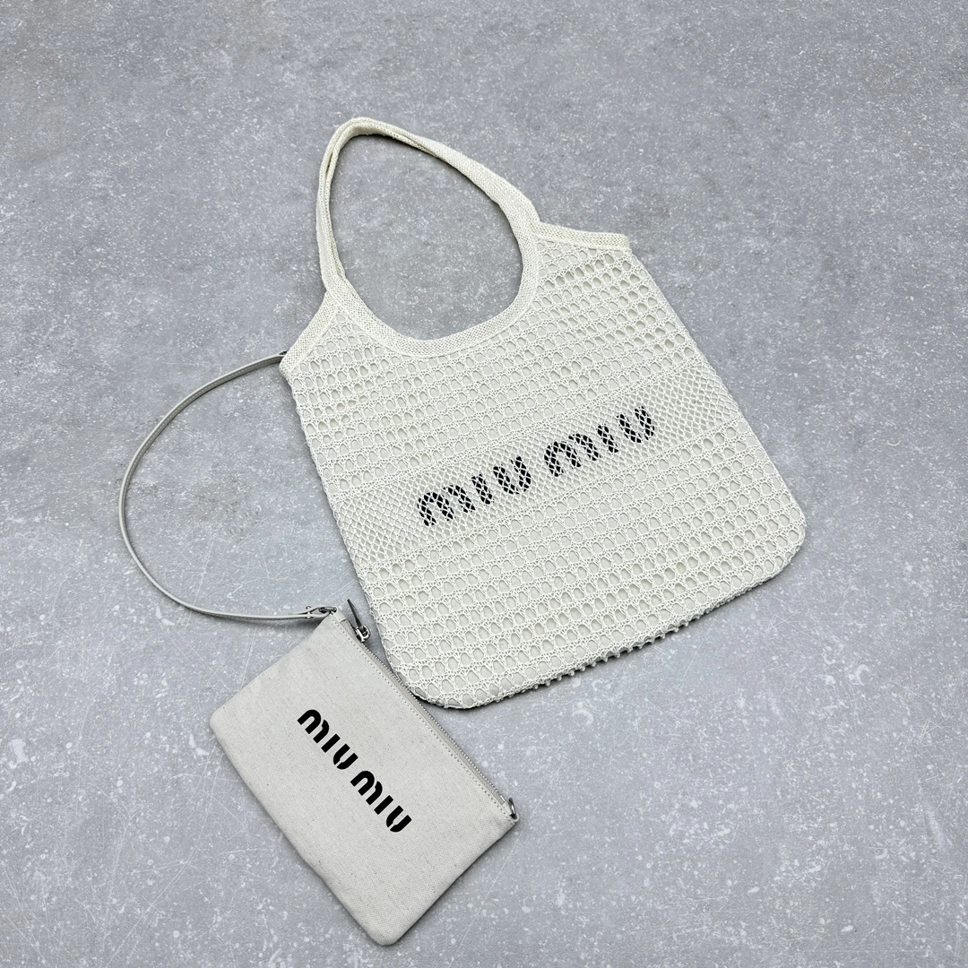 Comfortable Miu Miu Shopping Bags 69516