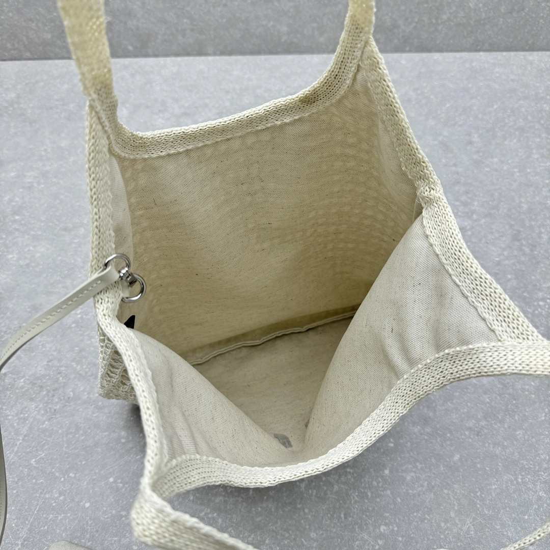Comfortable Miu Miu Shopping Bags 69516