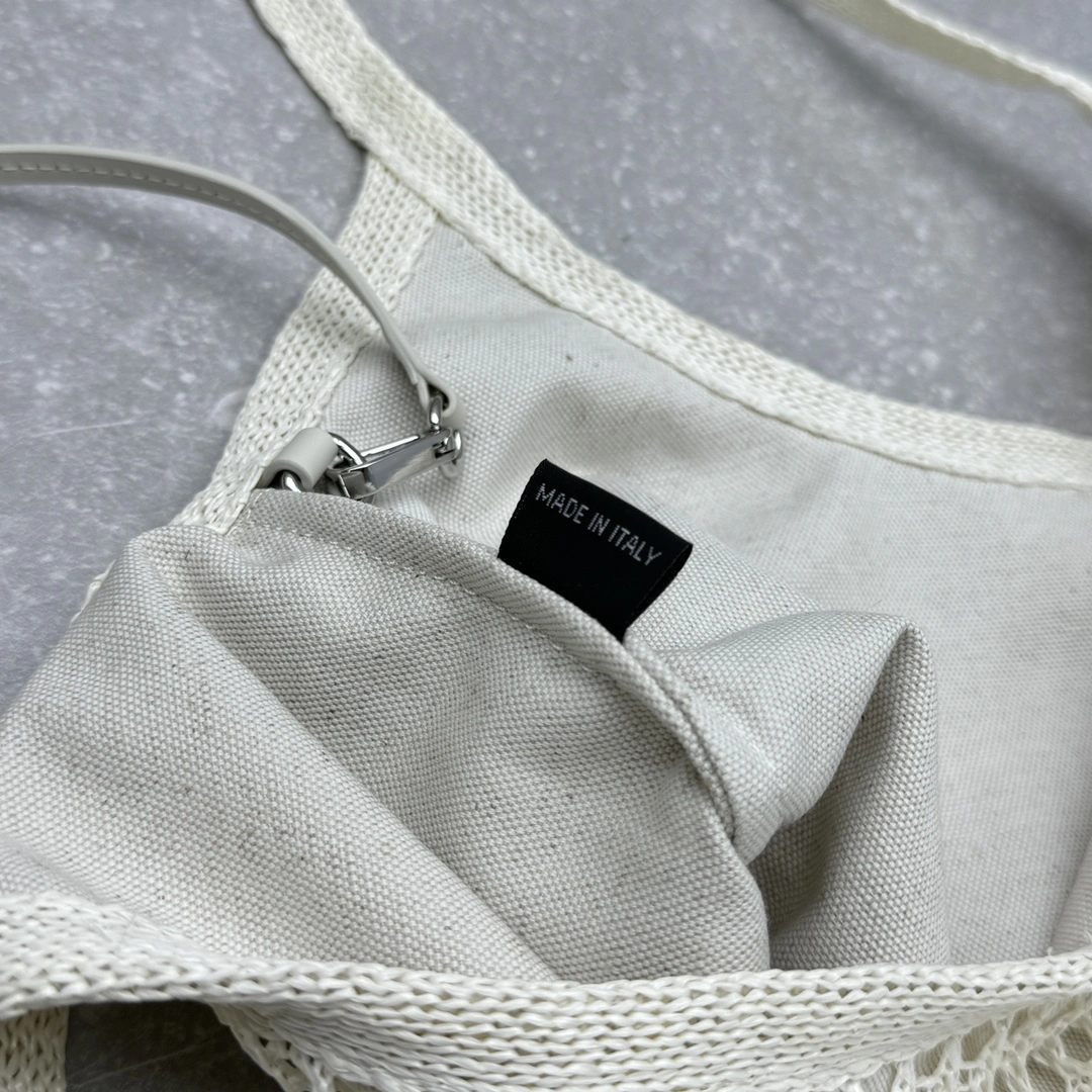 Comfortable Miu Miu Shopping Bags 69516