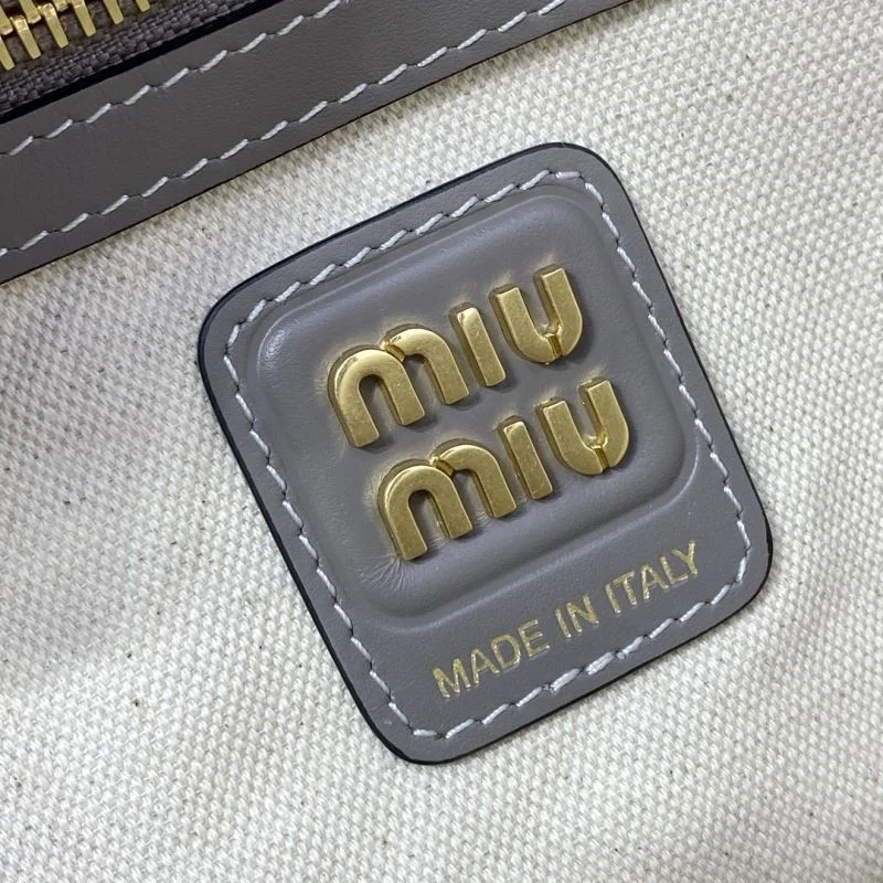 WellDesigned Miu Miu Shopping Bags 43775