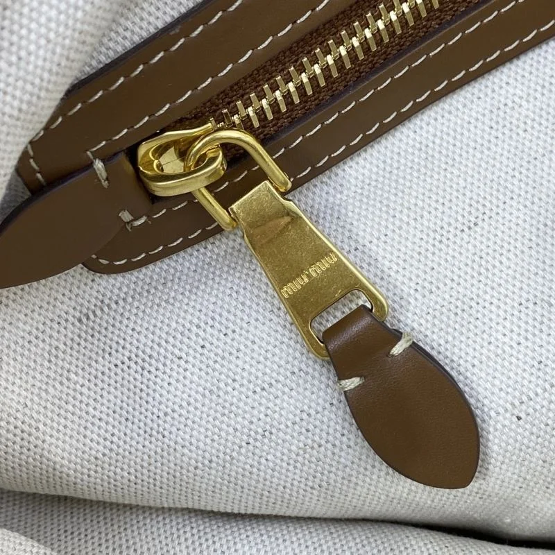Comfortable Miu Miu Shopping Bags 43761