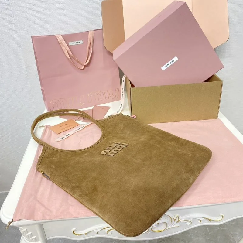 Minimalist Miu Miu Shopping Bags 43774