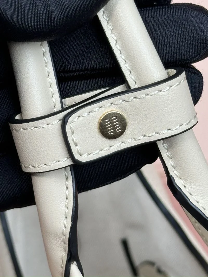 Miu Miu Shopping Bags Snug 56005