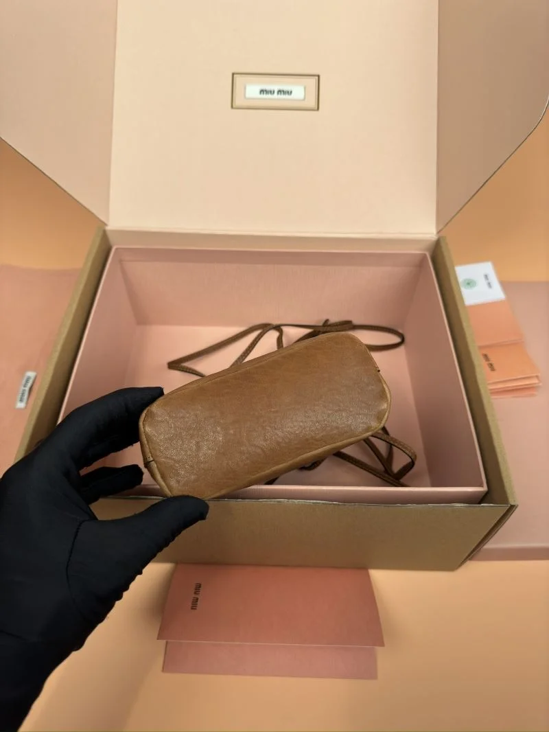 Miu Miu Shopping Bags GoAnywhere 56010