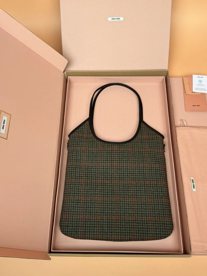 Miu Miu Shopping Bags Sophisticated 56017