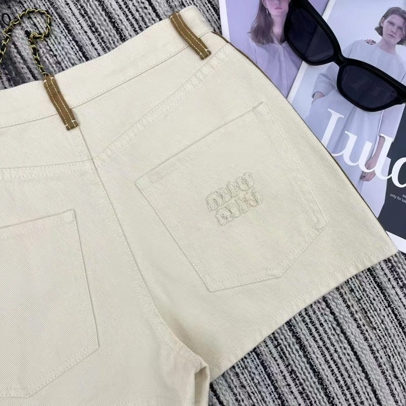 Miu Miu Short Pants Elegant 151161