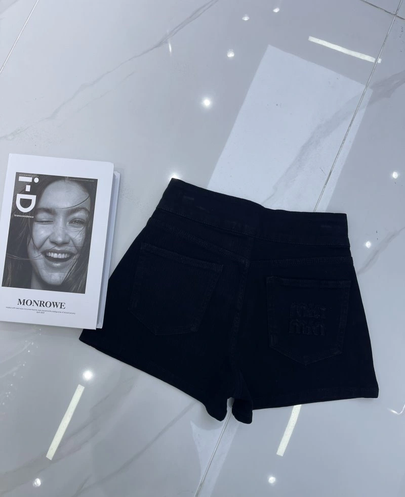 Miu Miu Short Pants Youthful 151141