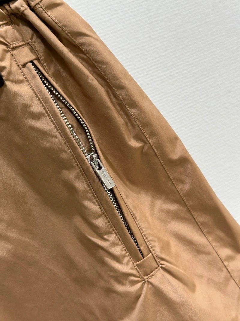 Miu Miu Short Pants Sleek 151136