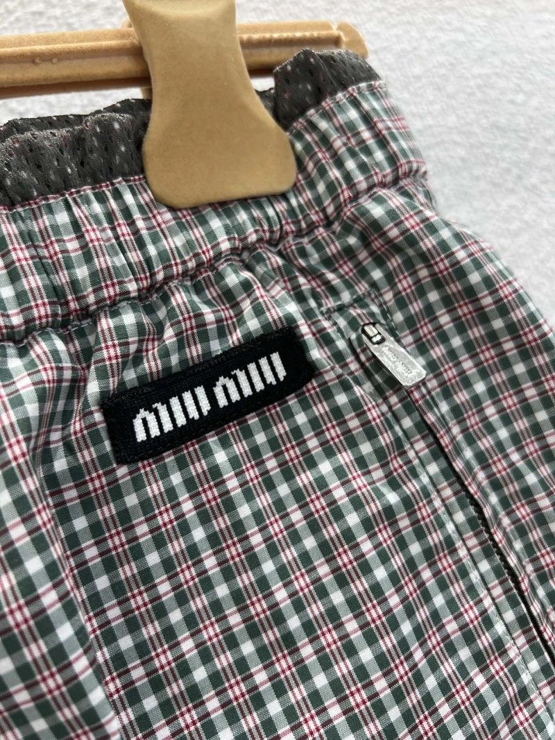 Miu Miu Short Pants TimelessDesign 156264