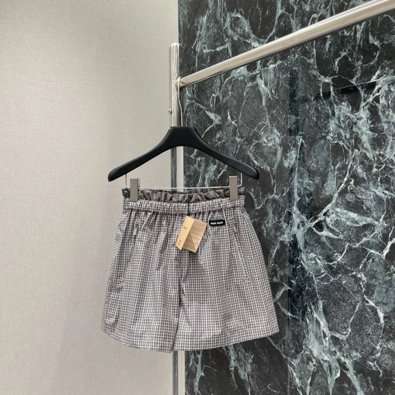 Miu Miu Short Pants Lightweight 156261