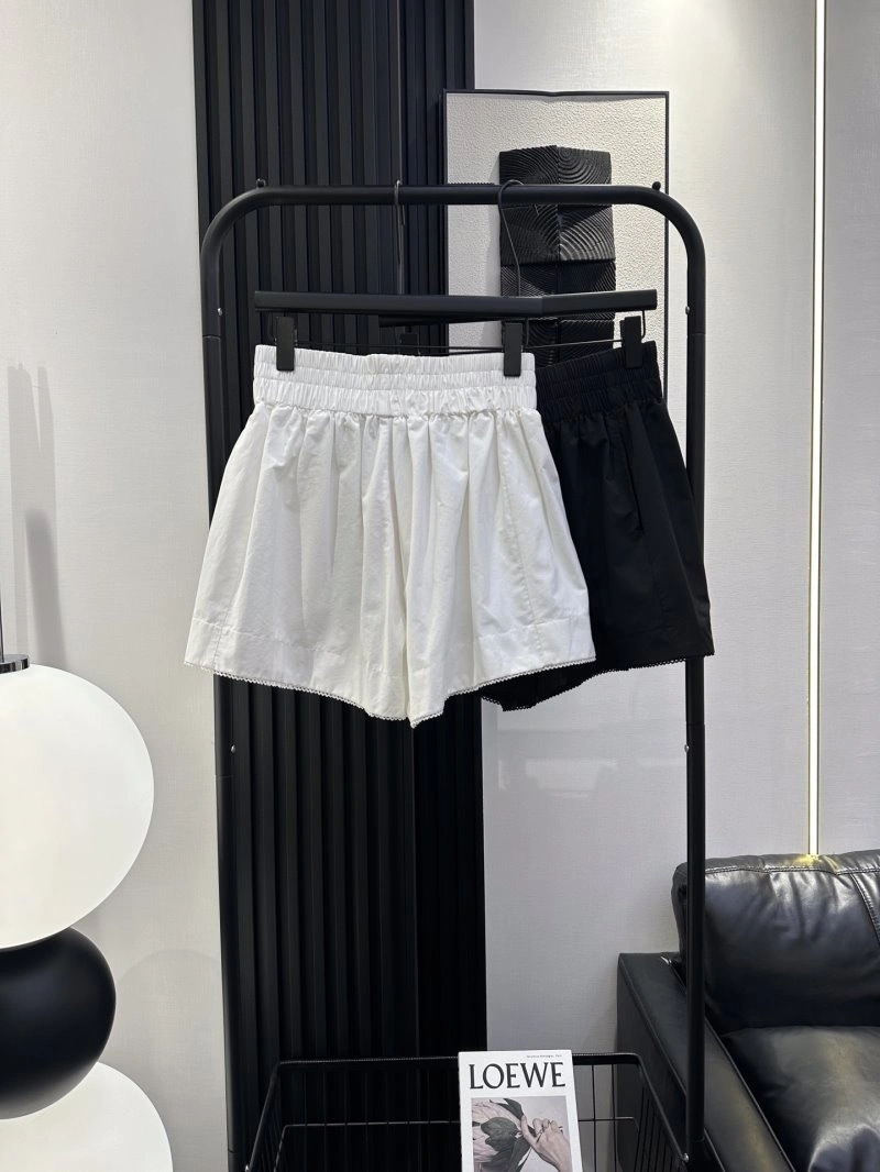 Versatile Miu Miu Short Pants 148695