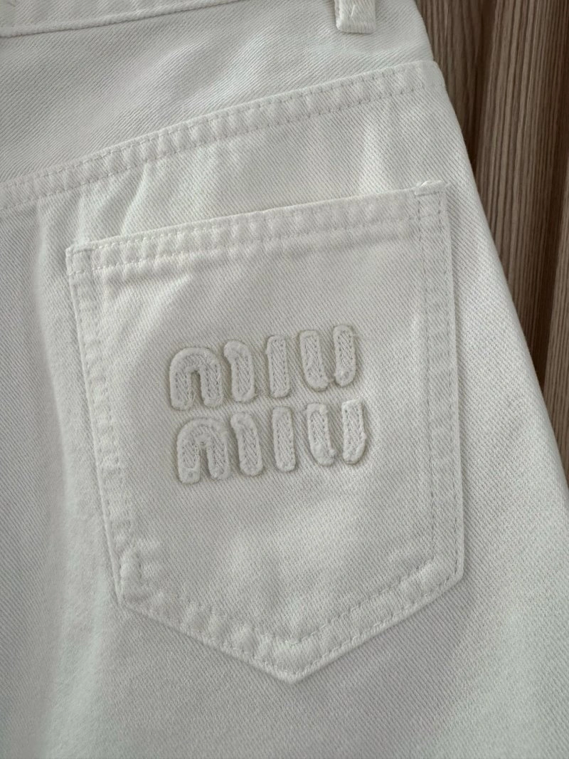 Miu Miu Short Pants Elegant 148692