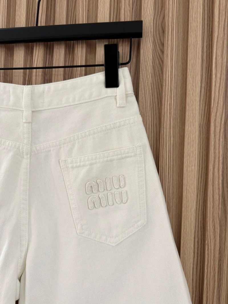 Miu Miu Short Pants Elegant 148692