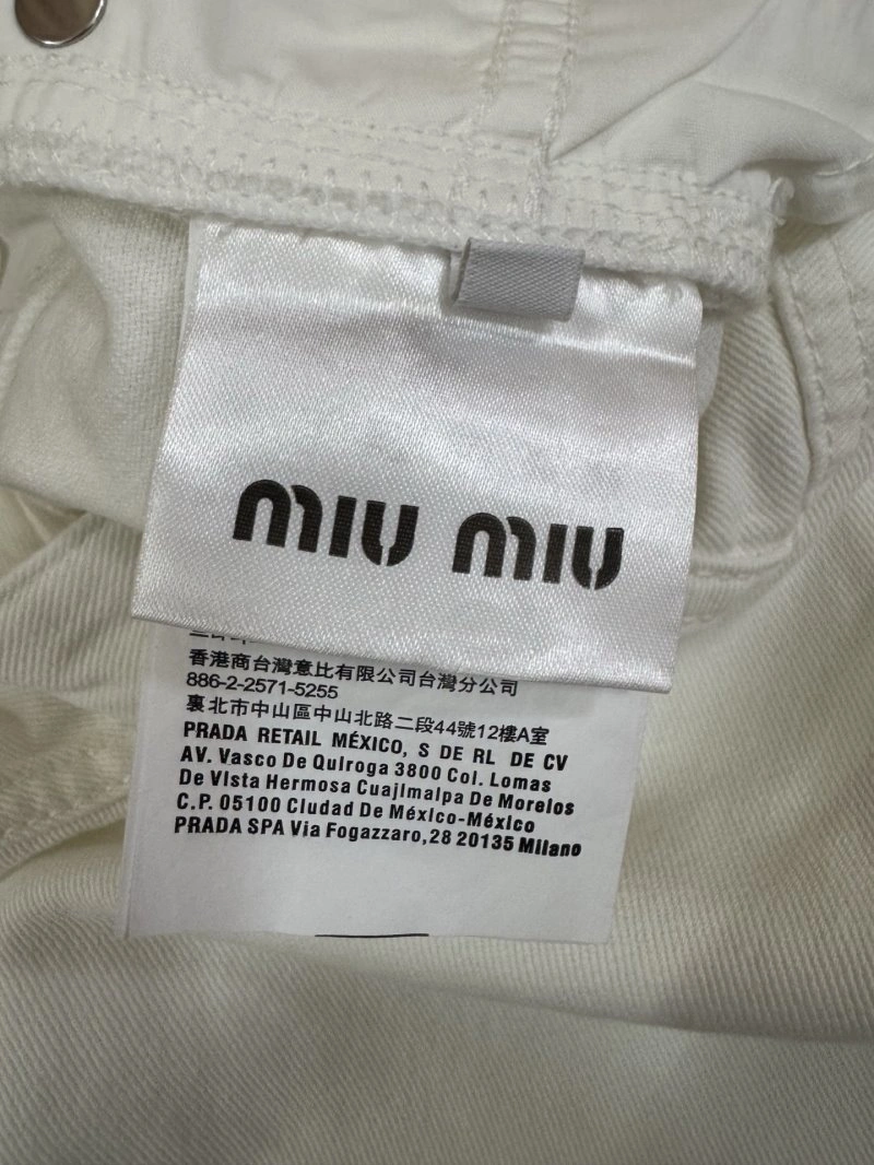 Miu Miu Short Pants Elegant 148692