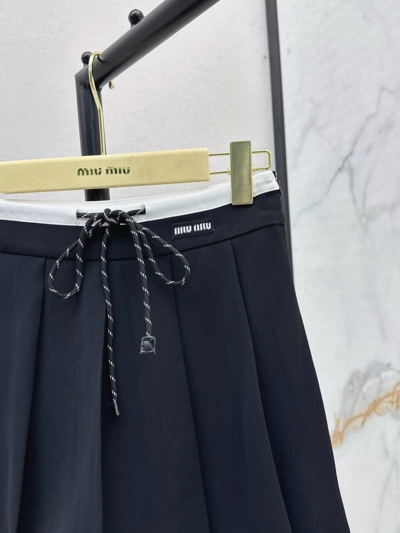 Versatile Miu Miu Short Pants 148684