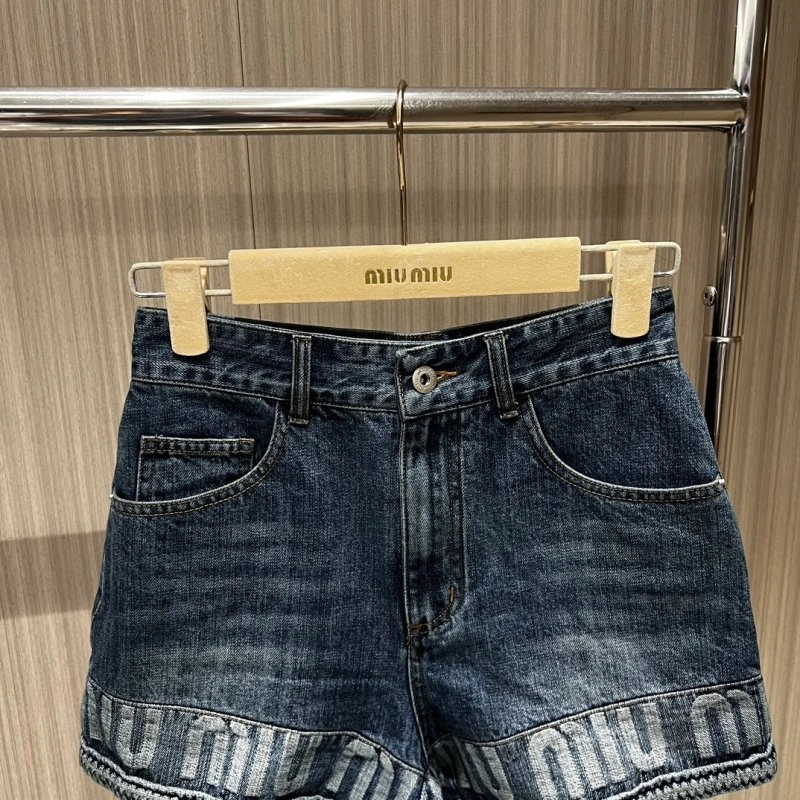 Sporty Miu Miu Short Pants 148678