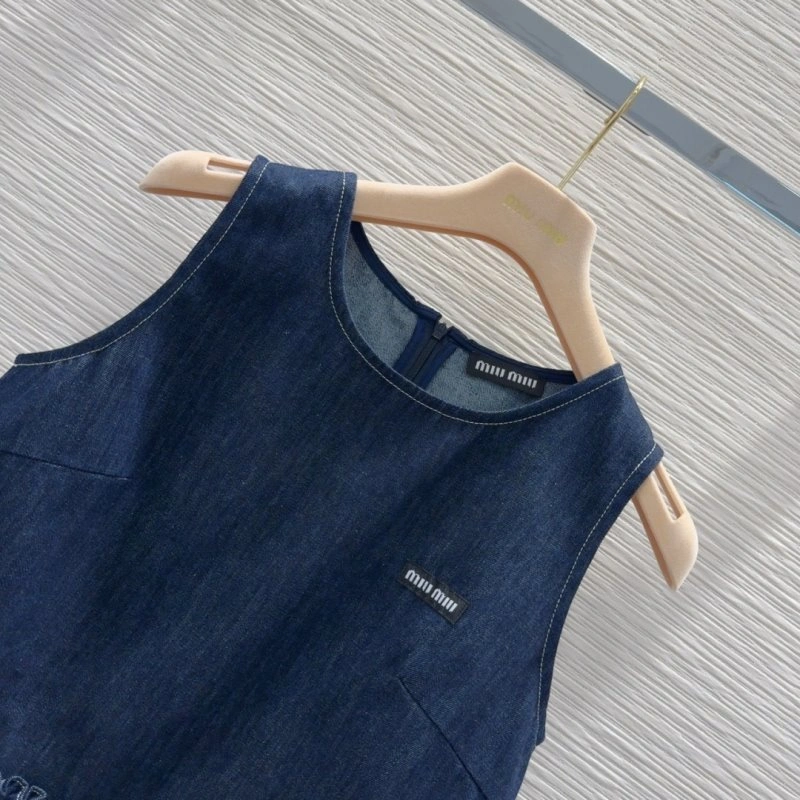 Sleek Miu Miu Short Suits 151144
