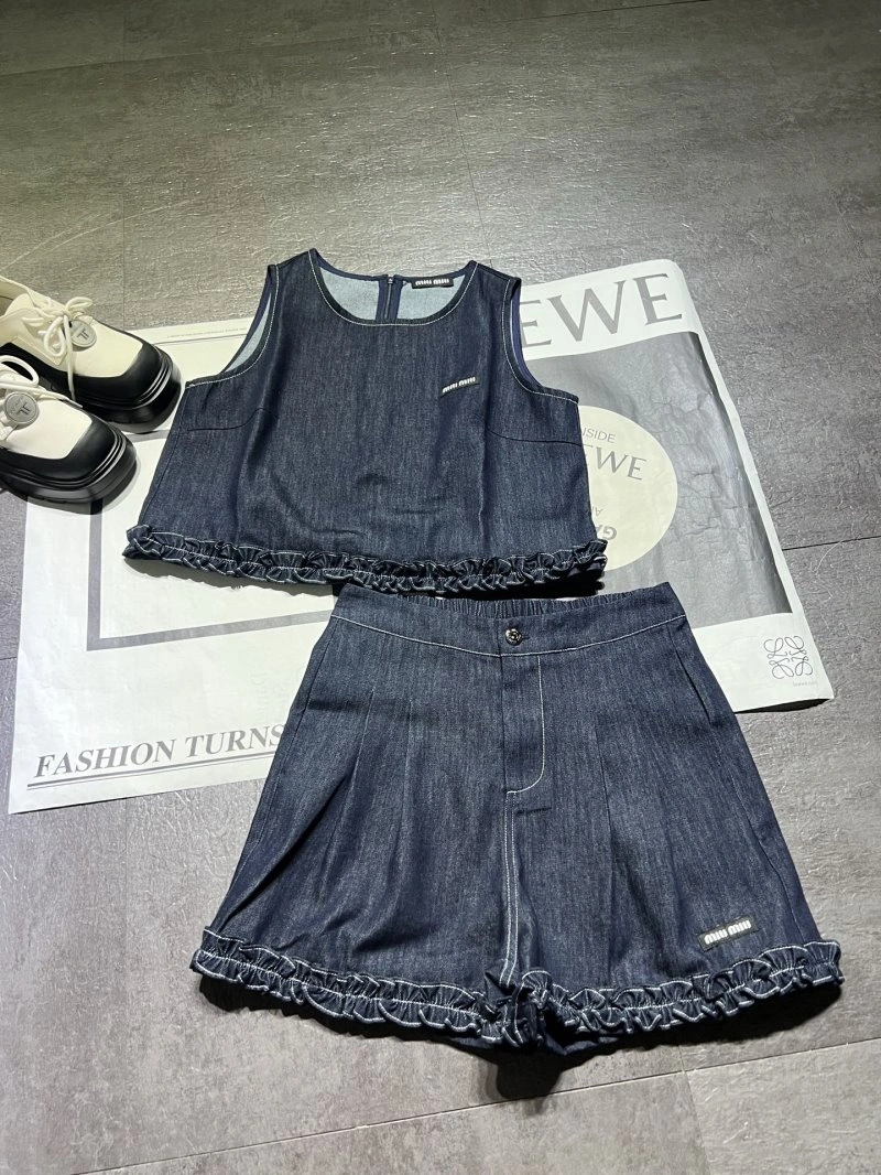 Durable Miu Miu Short Suits 151128