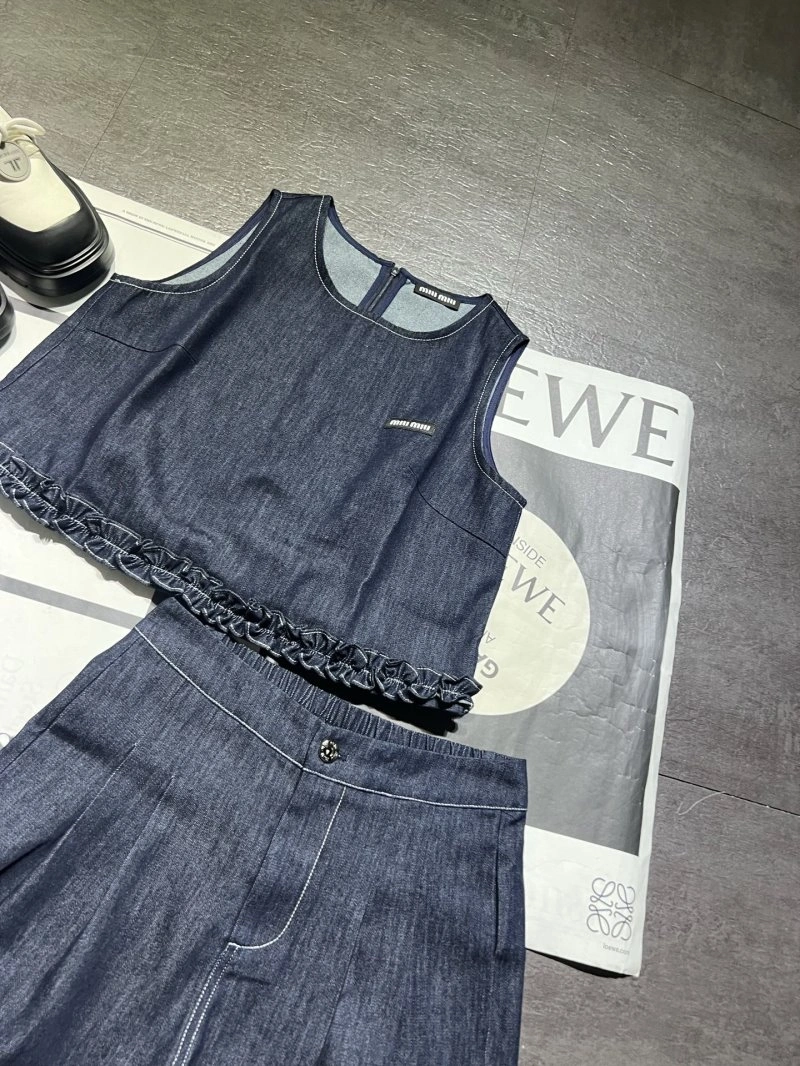 Durable Miu Miu Short Suits 151128
