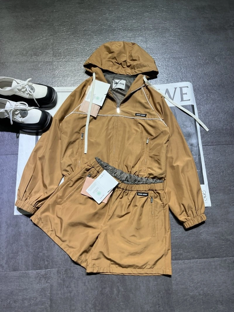 Comfortable Miu Miu Short Suits 151123