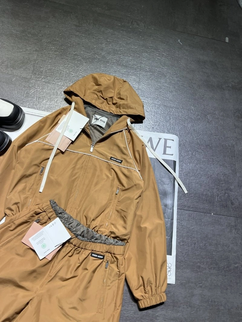 Comfortable Miu Miu Short Suits 151123