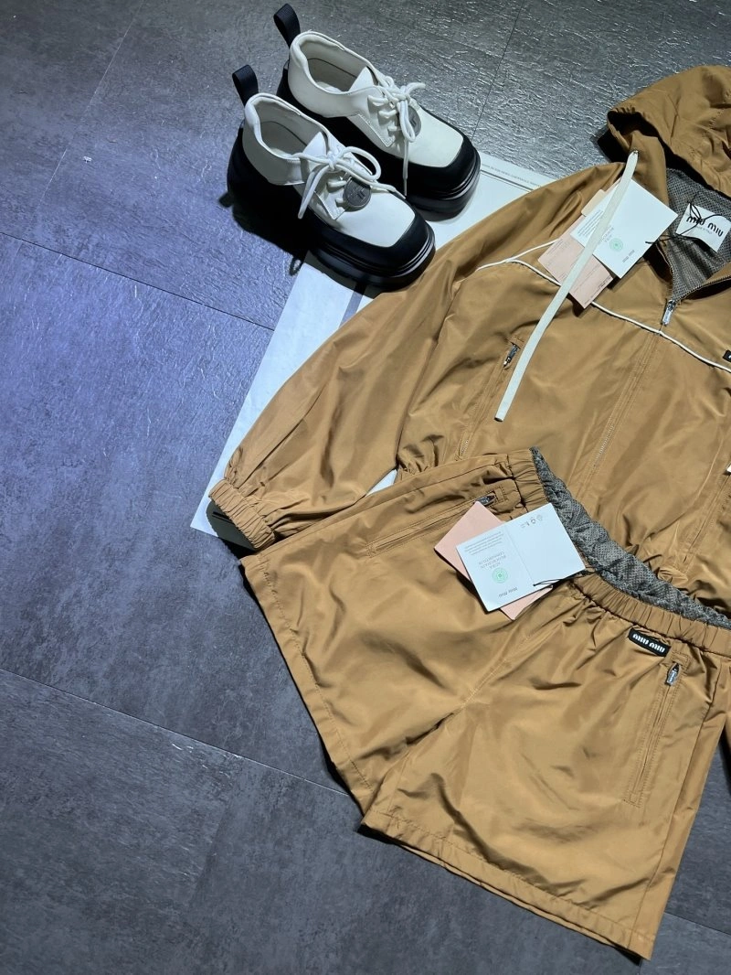 Comfortable Miu Miu Short Suits 151123
