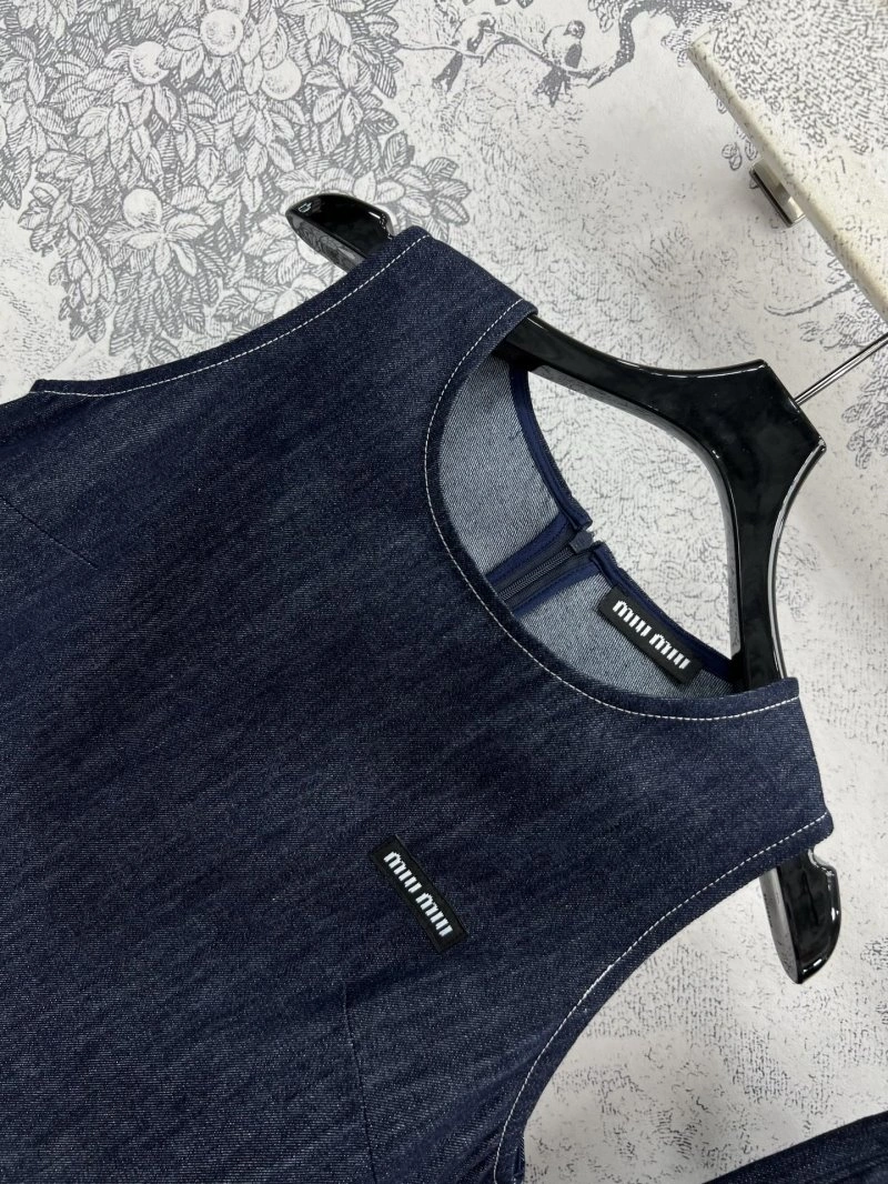 Miu Miu Short Suits Elegant 148661