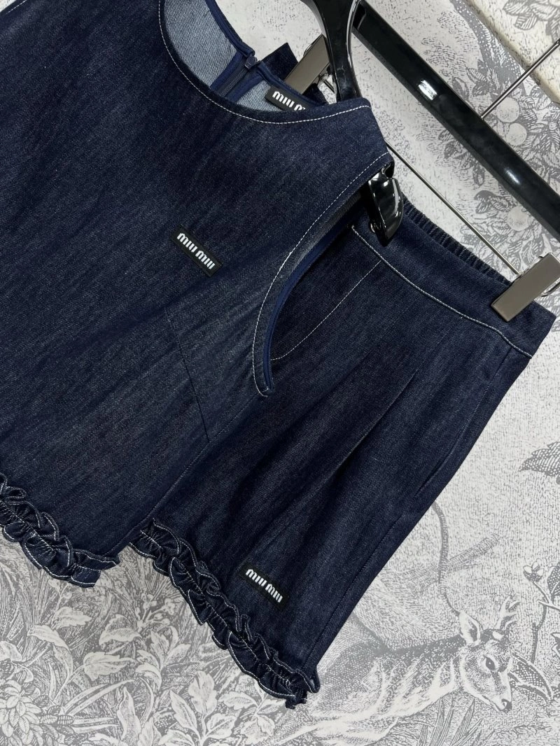 Miu Miu Short Suits Elegant 148661