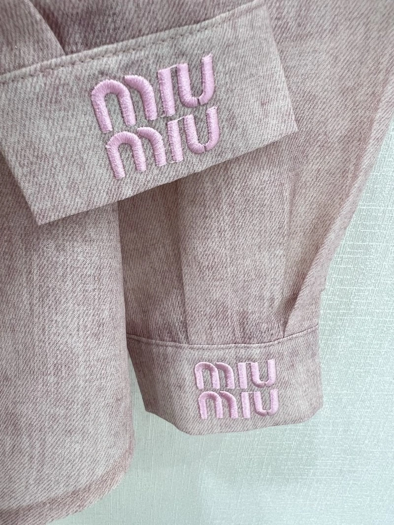 Miu Miu Short Suits Breathable 154459
