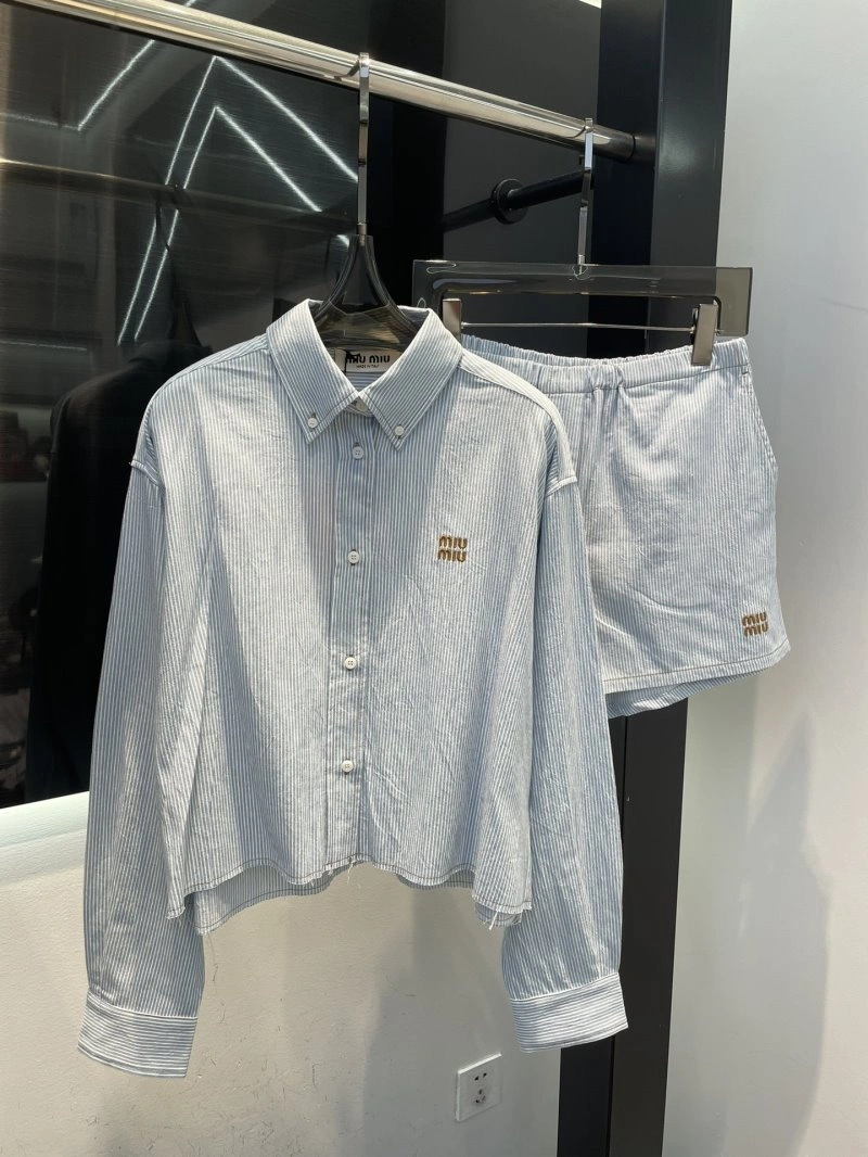 Miu Miu Short Suits Timeless 154492
