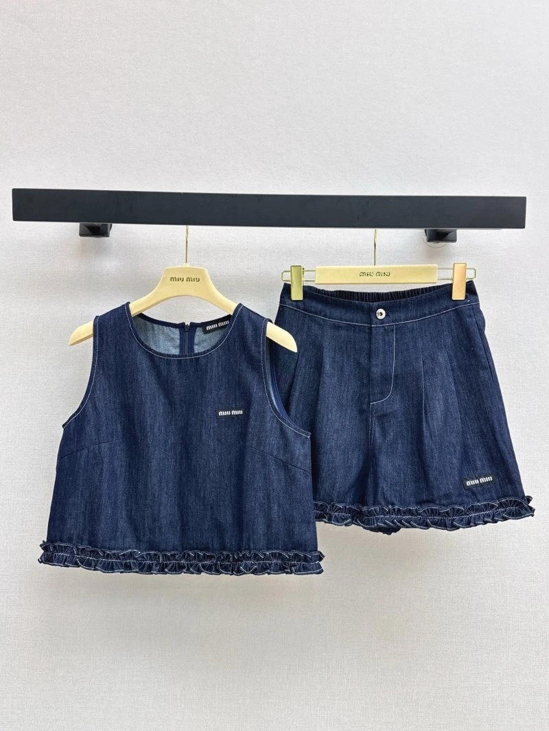 Miu Miu Short Suits Lightweight 153006