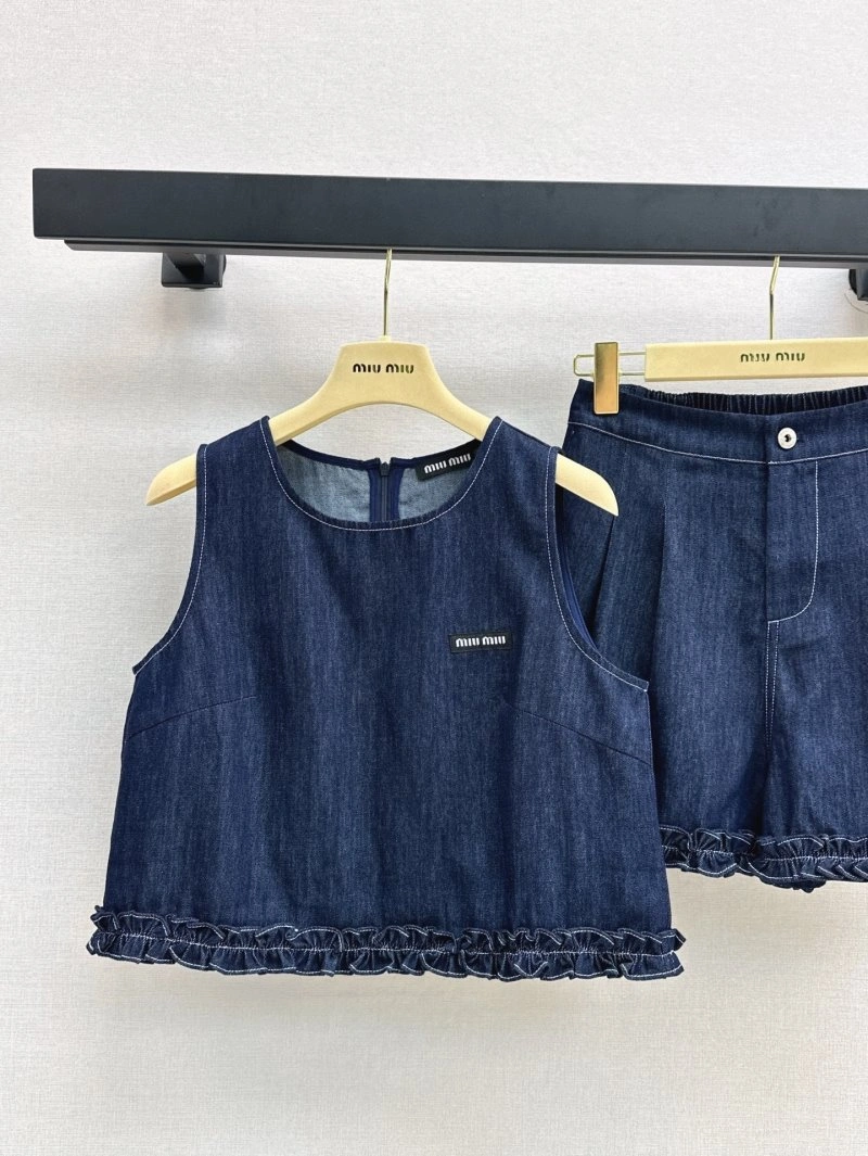 Miu Miu Short Suits Lightweight 153006