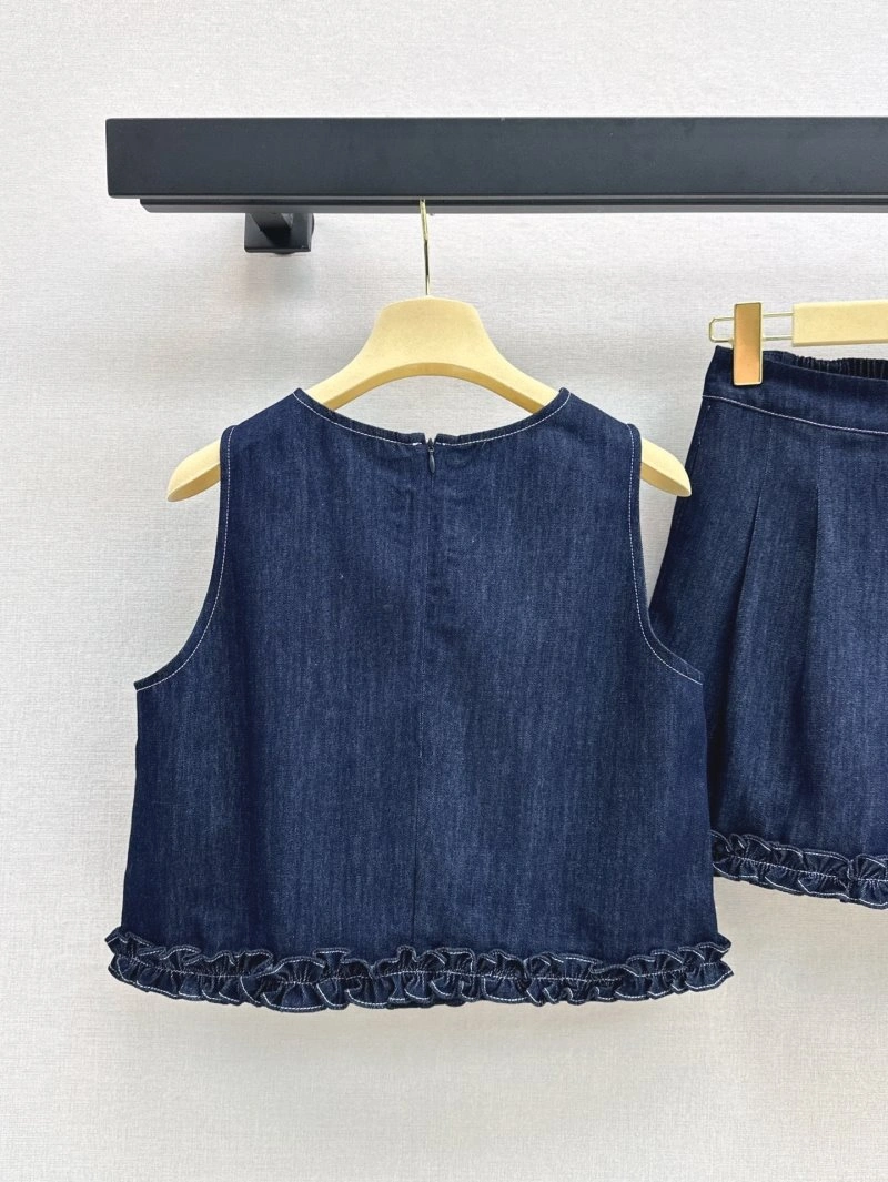 Miu Miu Short Suits Lightweight 153006