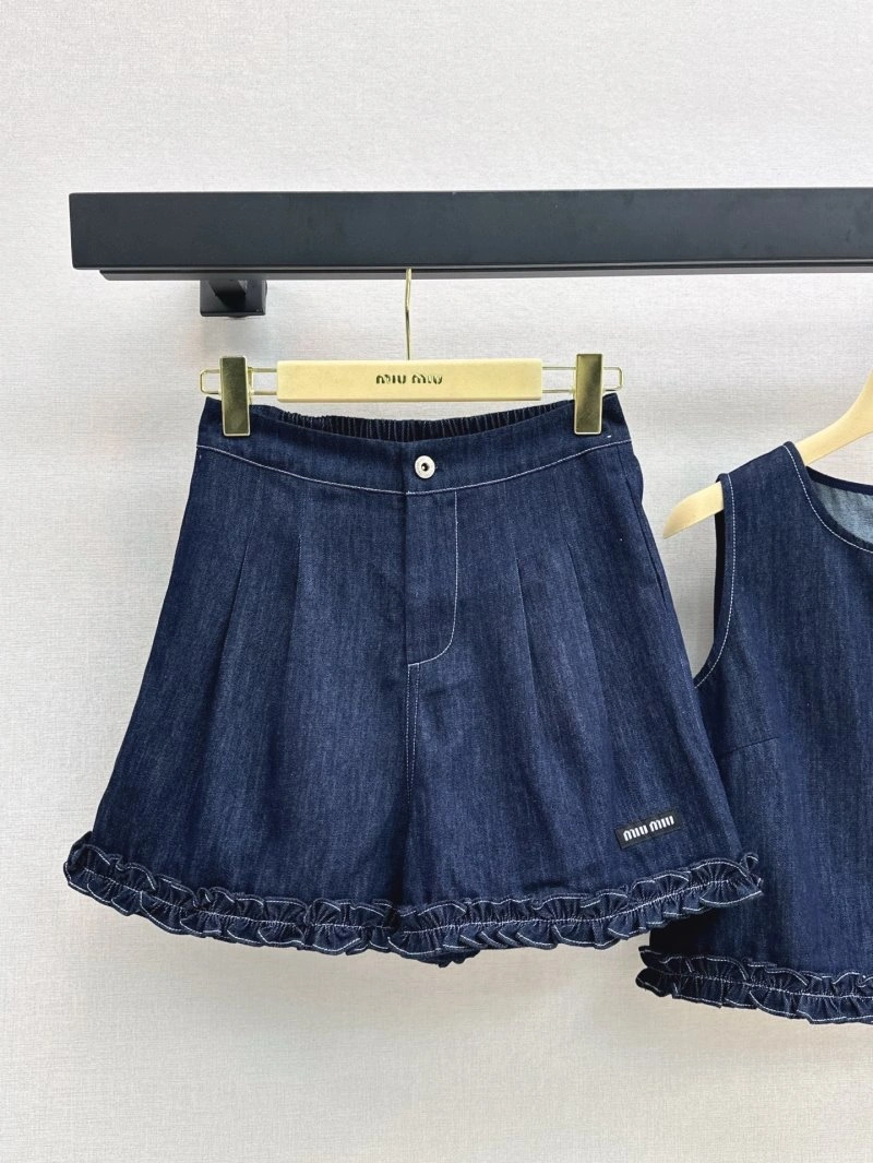 Miu Miu Short Suits Lightweight 153006