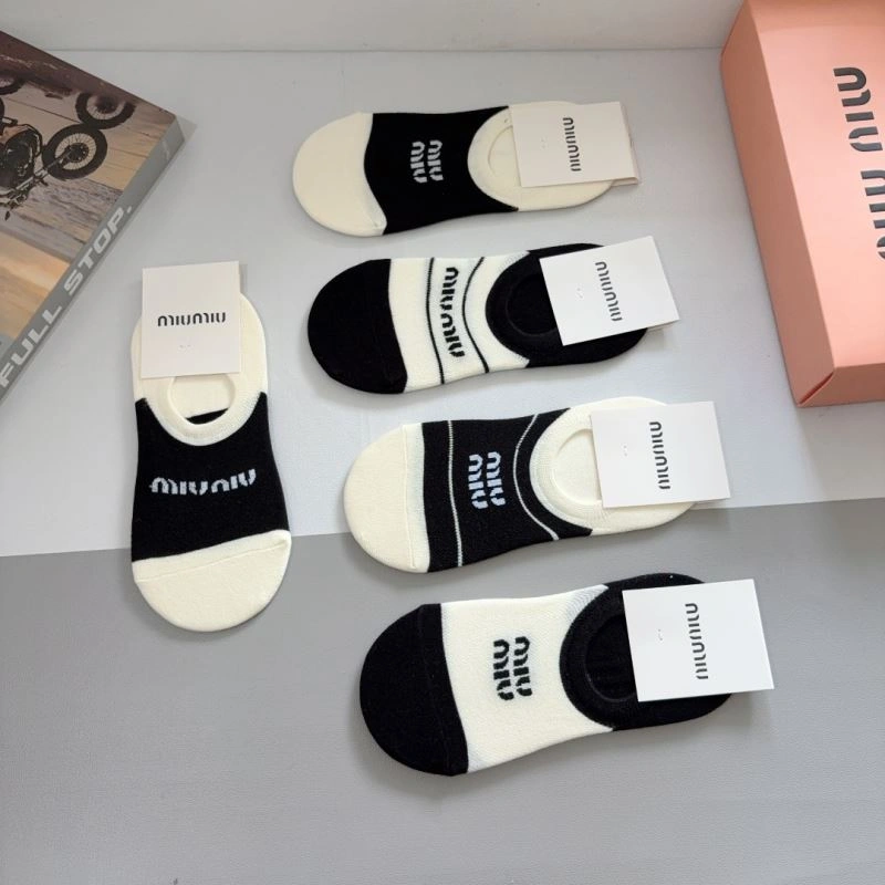 Miu Miu Socks Versatile 273087