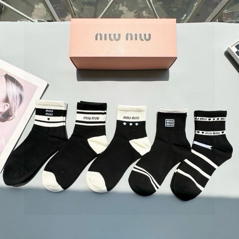 Efficient Miu Miu Socks 273501
