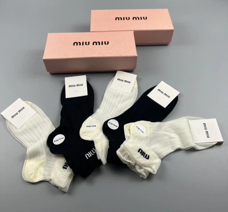 Breathable Miu Miu Socks 274611