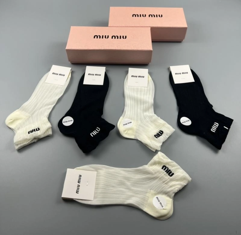 Breathable Miu Miu Socks 274611