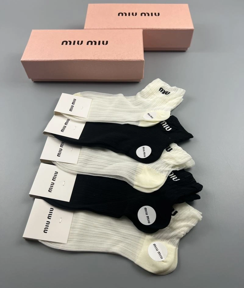 Breathable Miu Miu Socks 274611