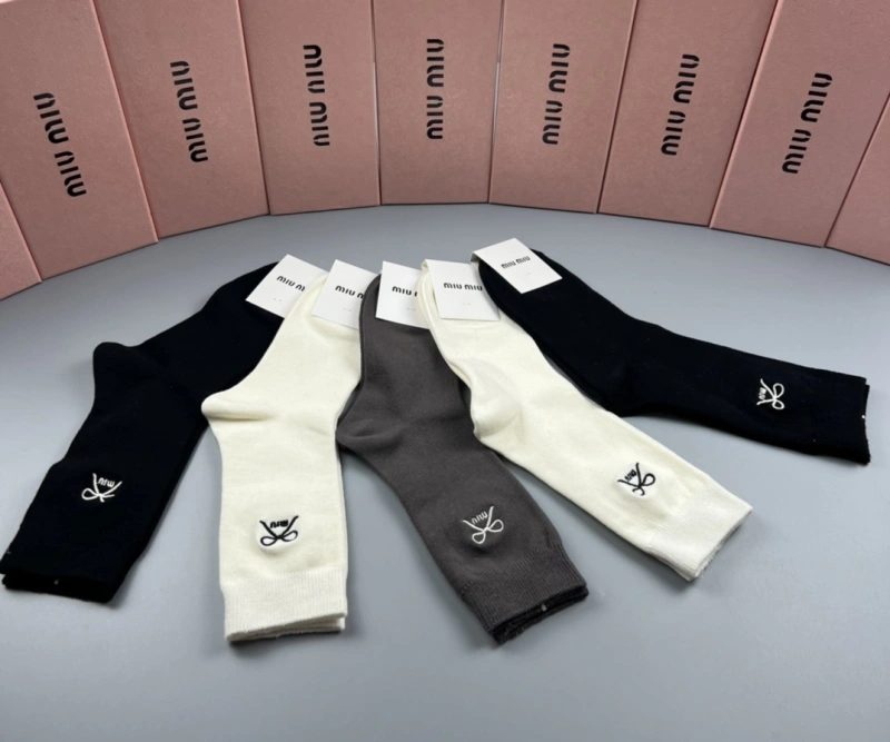 Miu Miu Socks Stylish 274425