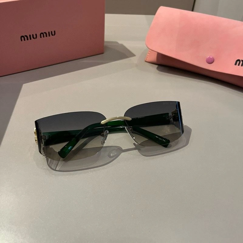 Modern Miu Miu Sunglasses 281480