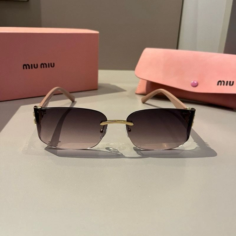 RelaxedFit Miu Miu Sunglasses 281490