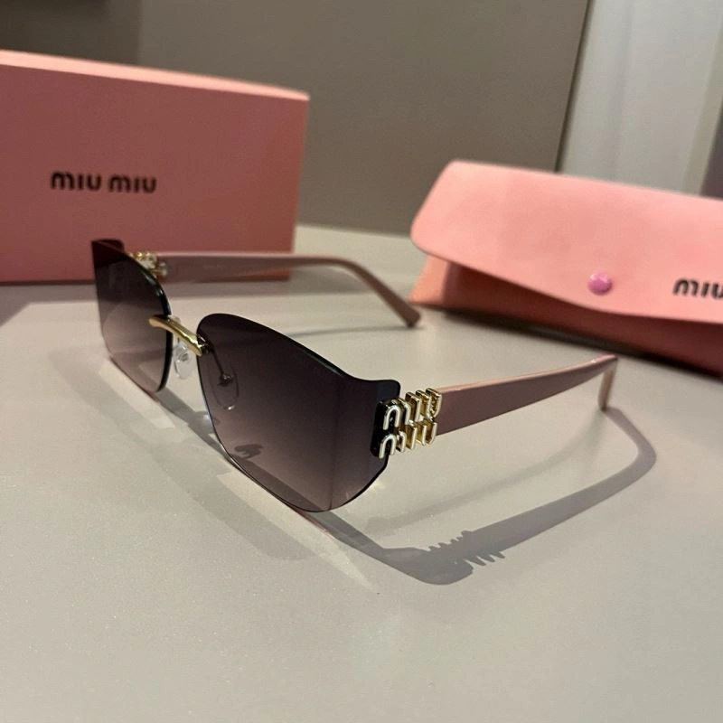 RelaxedFit Miu Miu Sunglasses 281490
