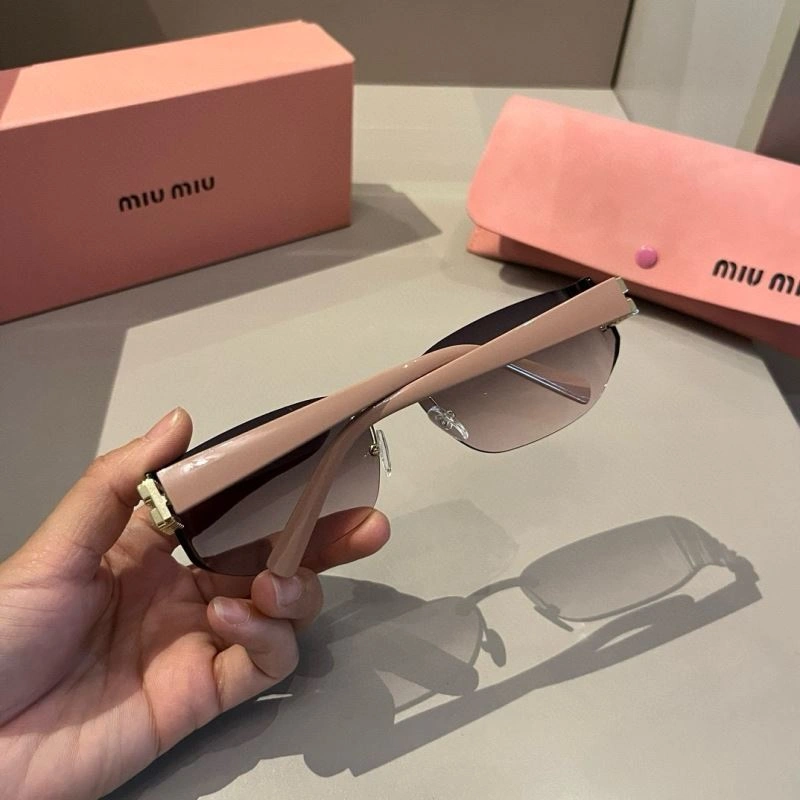 RelaxedFit Miu Miu Sunglasses 281490