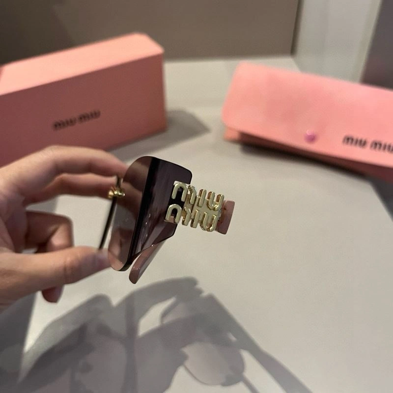 RelaxedFit Miu Miu Sunglasses 281490