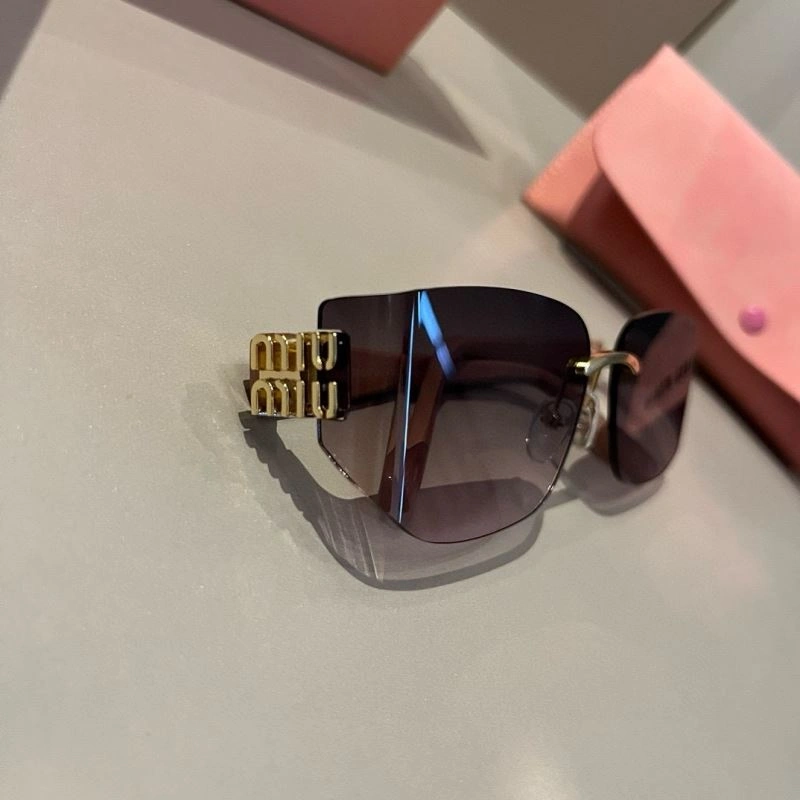 RelaxedFit Miu Miu Sunglasses 281490